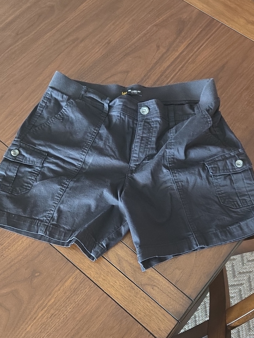 Lee Women's Black Relaxed Fit Cargo Shorts Sz 12